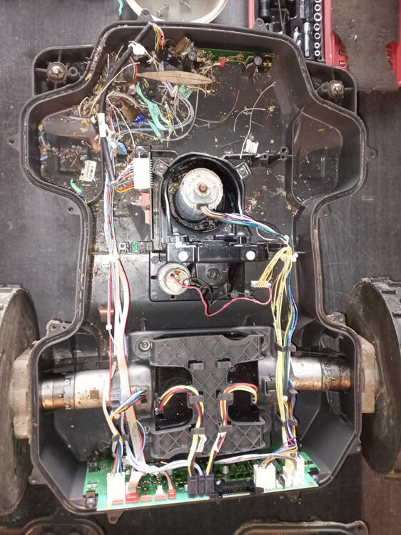 Chassis inférieur.jpg